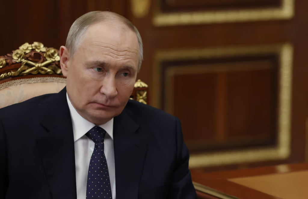 Putin Warns NATO After Hypersonic Missile Launch in Ukraine War