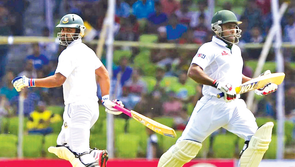 Bizarre Dismissal Stuns National Cricket League Match as Bat Breaks, Hits Stumps